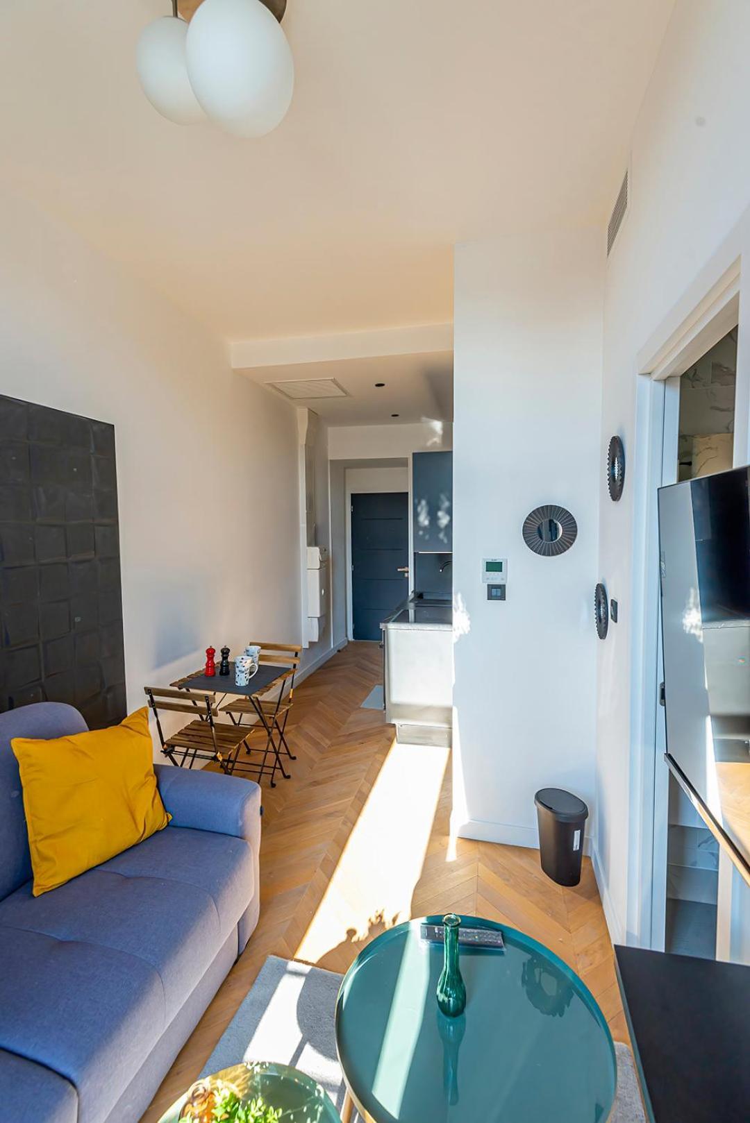 304 B Charming 2 Refurbished Super Nizza
